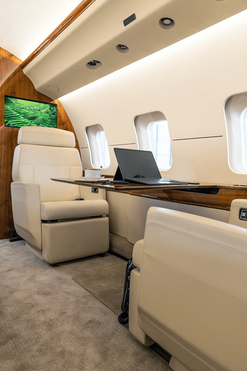 Charter Flights - Connectivity - Images - First
